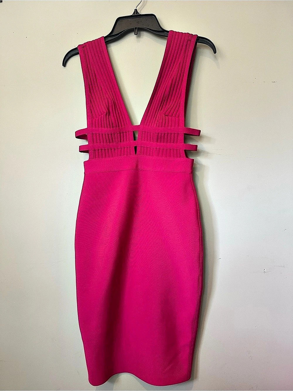 bebe XS Pink Solid Knit Bodycon Dress V-Neck Sleeveless Cutout Zip Stretch NOWT